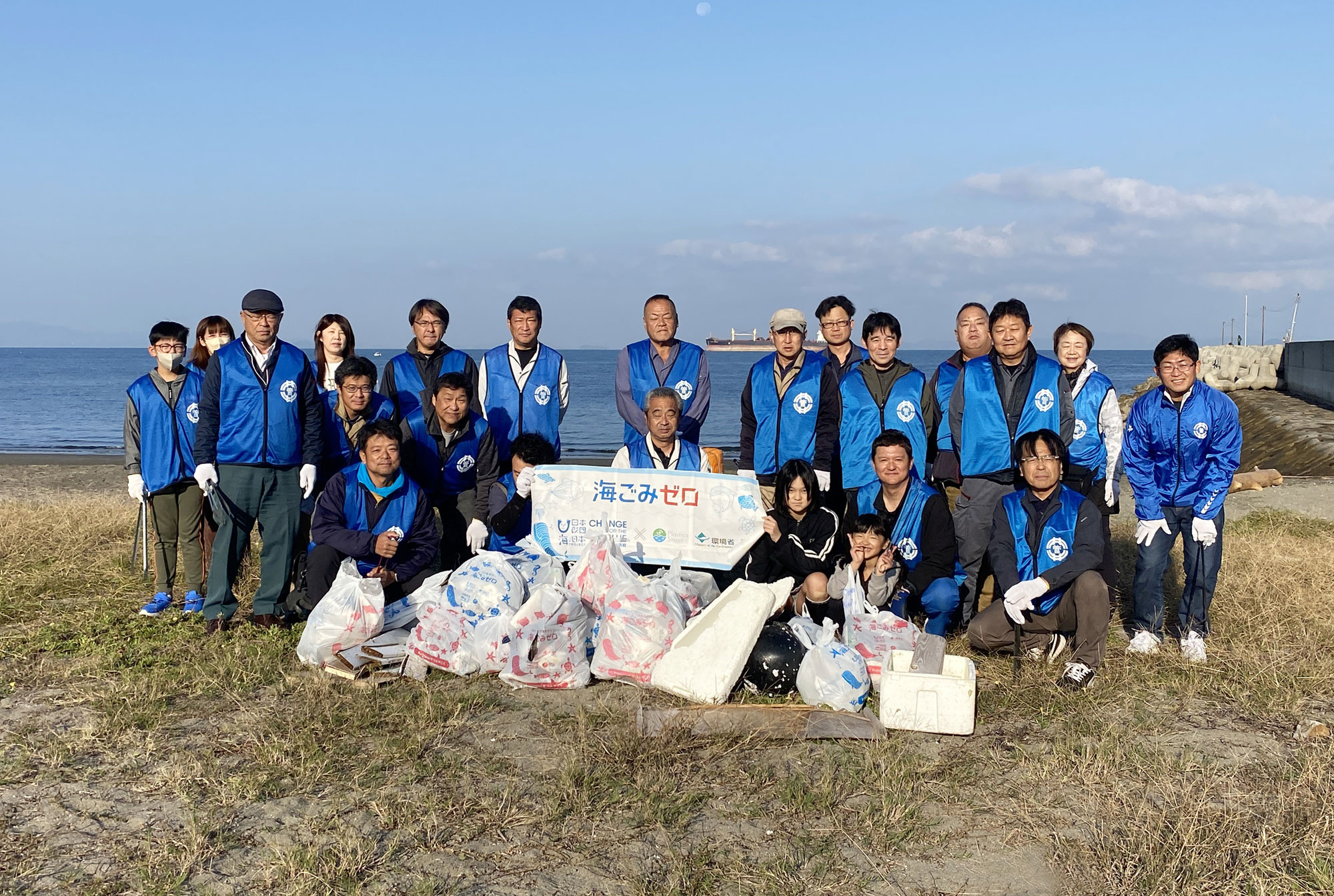 新居浜市管工事業協同組合が新居浜市 垣生海岸で清掃活動を行いました！